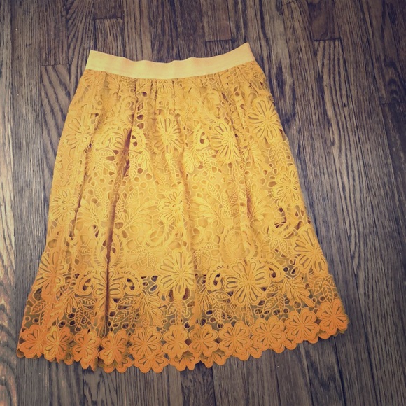 Ann Taylor mustard yellow lace skirt - Picture 2 of 4